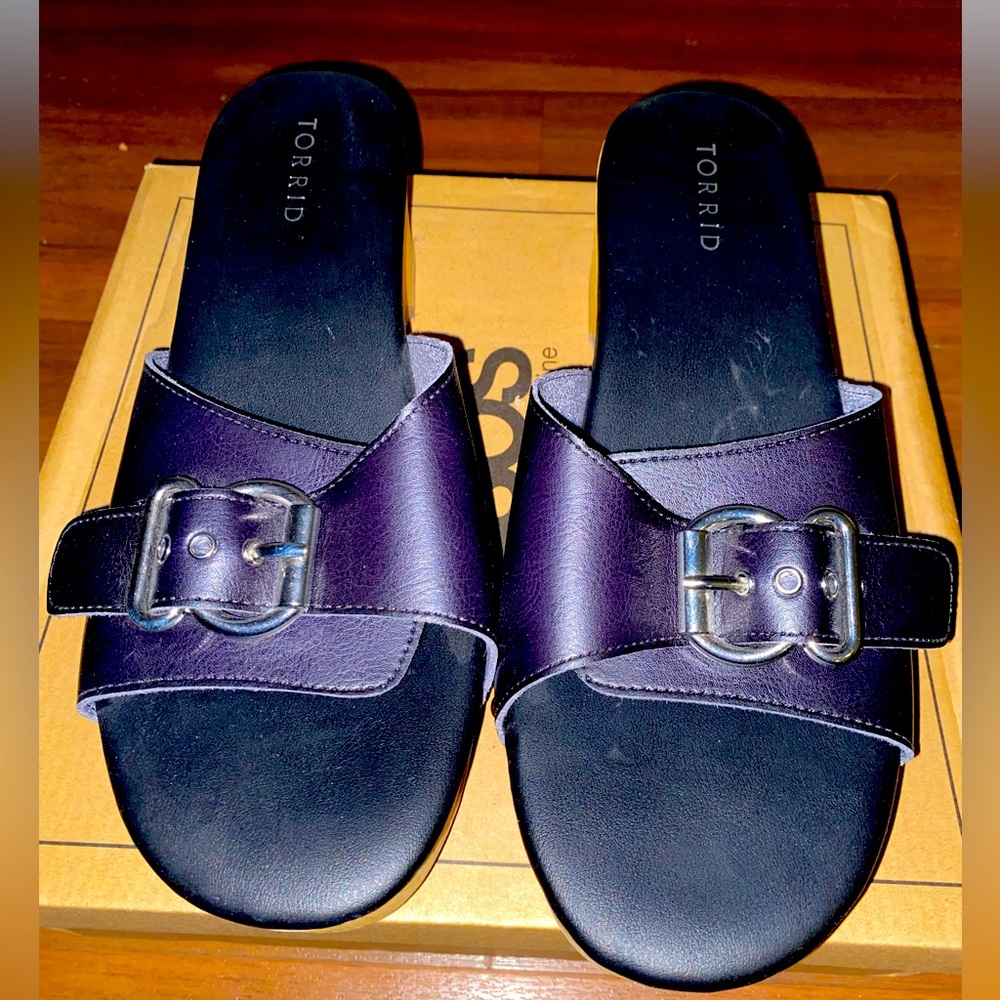 70’s platform faux wood black slides